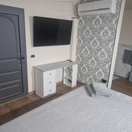 Suites Grey In Centro Randazzo Exterior foto