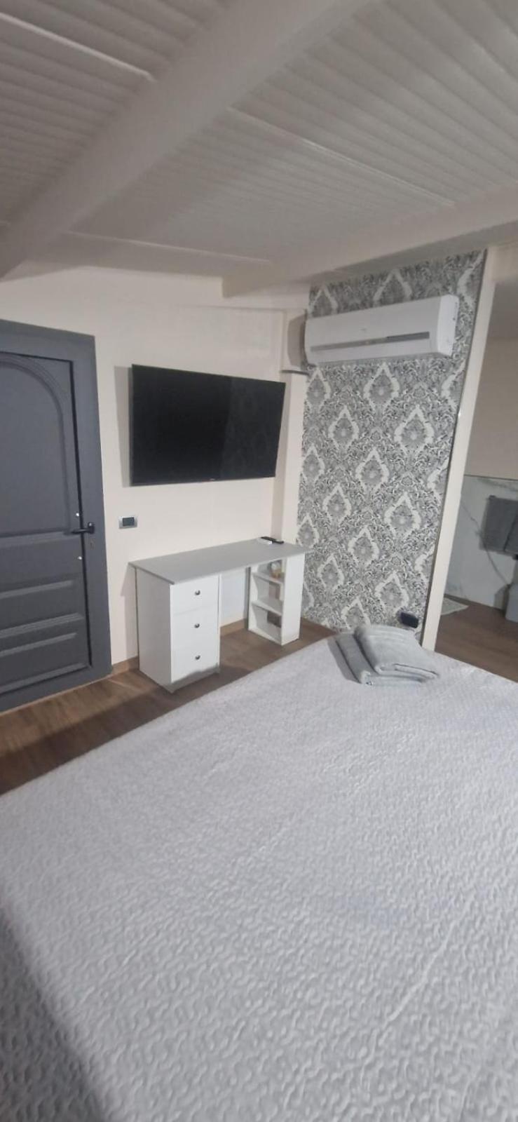 Suites Grey In Centro Randazzo Exterior foto
